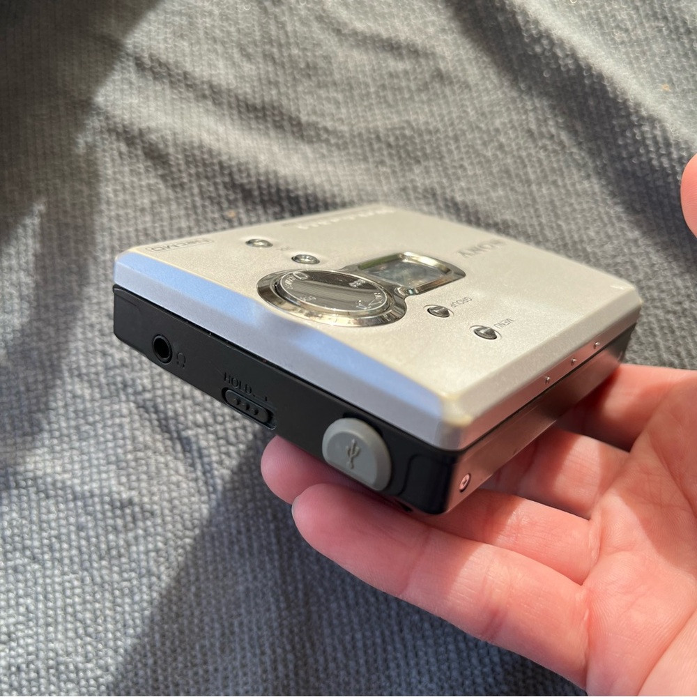 Sony Walkman Net MD MZ-NE410 Silver Minidisc Player Working Portable Music Retro - Picture 13 of 13